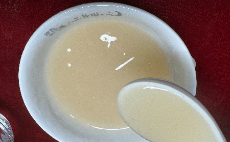 多少媽媽栽在輔導(dǎo)作業(yè)上！姥姥端來的一杯溫?zé)嵊袡C葛根粉，竟成了情緒 “滅火器”